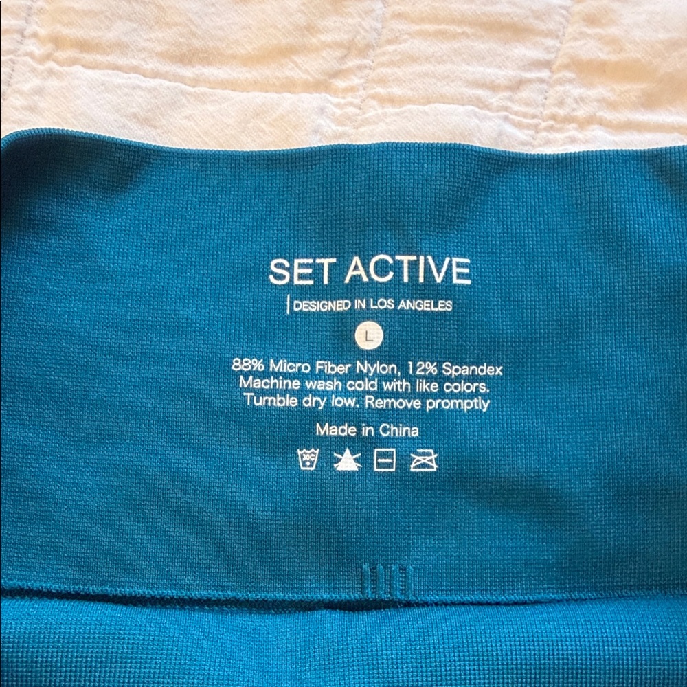 SET Active High-Waist Seamless Bike Shorts in Teal Blue - Picture 3 of 3